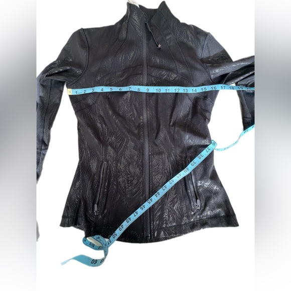 lululemon athletica Define Jacket *Shine - Black size 8 like new - Picture 11 of 15